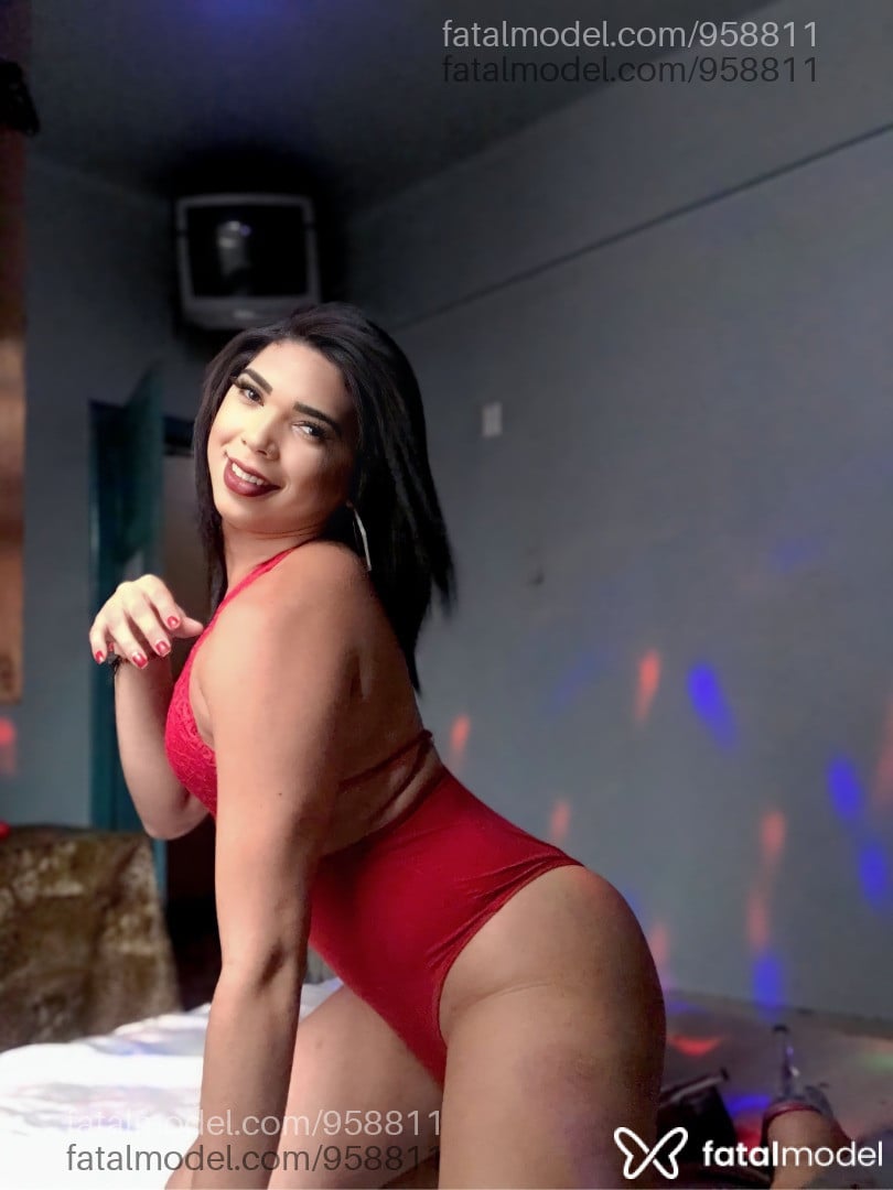 Acompanhante mulher trans com cabelo castanho de olhos pretos em Belo Horizonte - Samara Barbosa