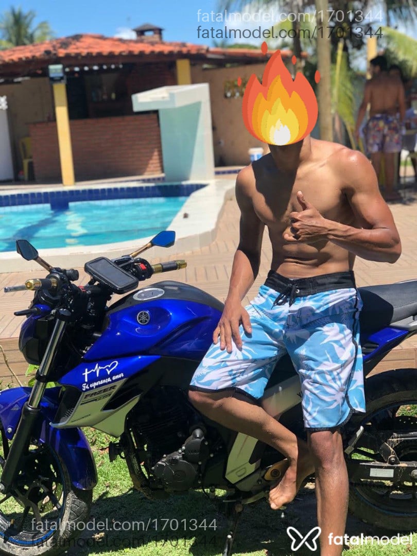 Acompanhante homem morena (o) de olhos castanhos em Macaé - Baianinho Salient