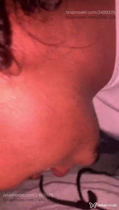 Acompanhante homem morena (o) de olhos castanhos em Virtual Acompanhante homem morena (o) de olhos castanhos em Virtual - Thadex