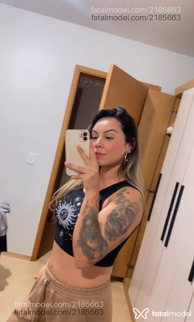 Acompanhante mulher loira (o) de olhos castanhos em Virtual Acompanhante mulher loira (o) de olhos castanhos em Virtual - Danni Pontes