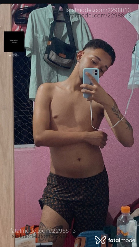 Acompanhante homem morena (o) de olhos pretos - Ariell