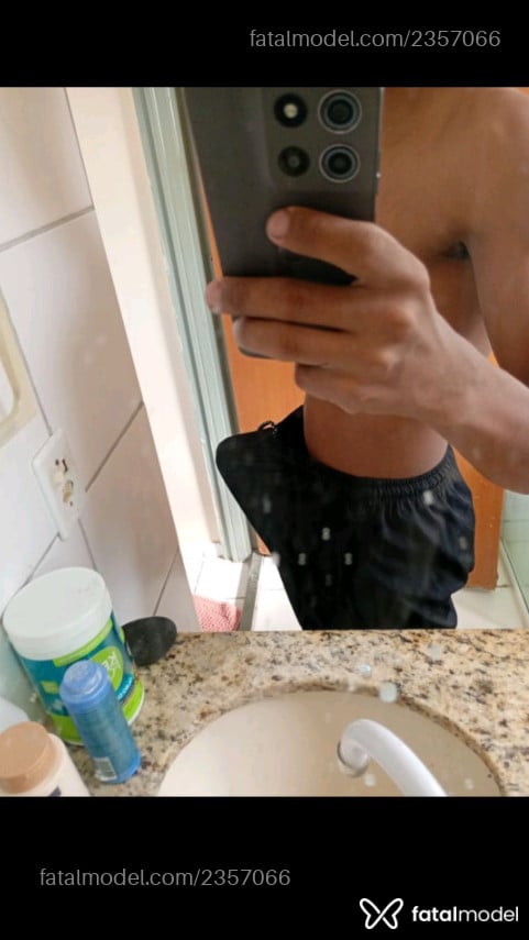 Acompanhante homem com cabelo castanho de olhos pretos em Belford Roxo Acompanhante homem com cabelo castanho de olhos pretos em Belford Roxo - João Victor