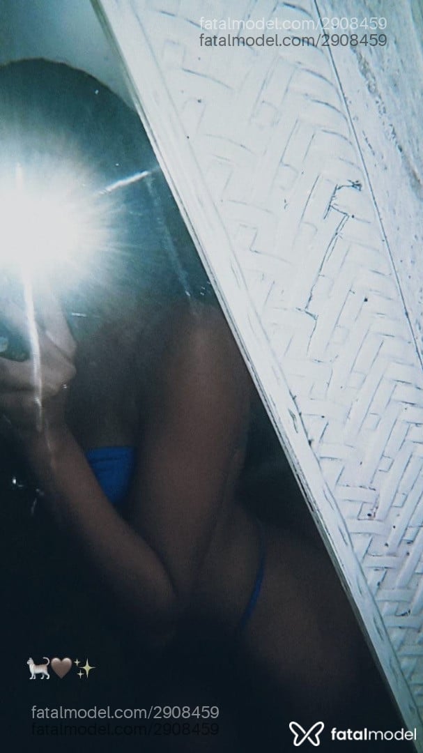 Acompanhante mulher morena (o) de olhos pretos em Rio de Janeiro - Larissa