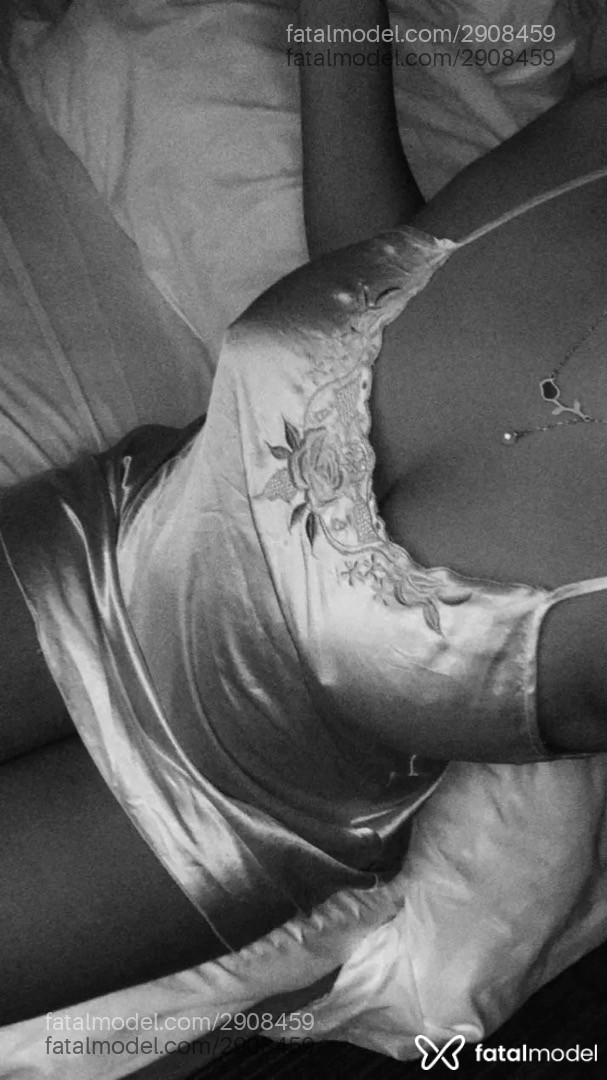 Acompanhante mulher morena (o) de olhos pretos em Rio de Janeiro - Larissa