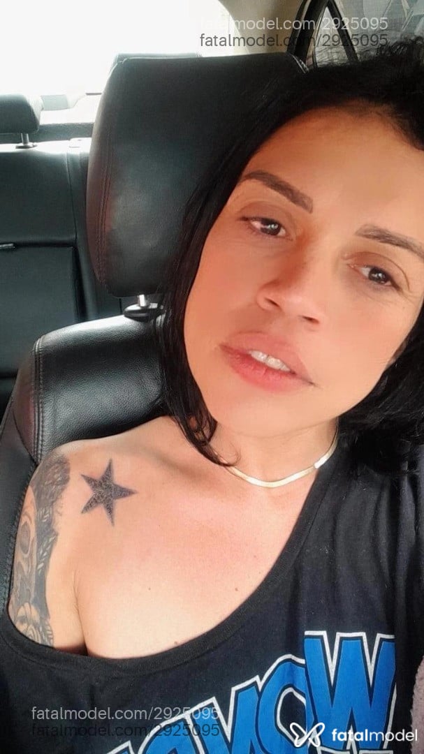 Acompanhante mulher morena (o) de olhos castanhos em Brasília Acompanhante mulher morena (o) de olhos castanhos em Brasília - Camila