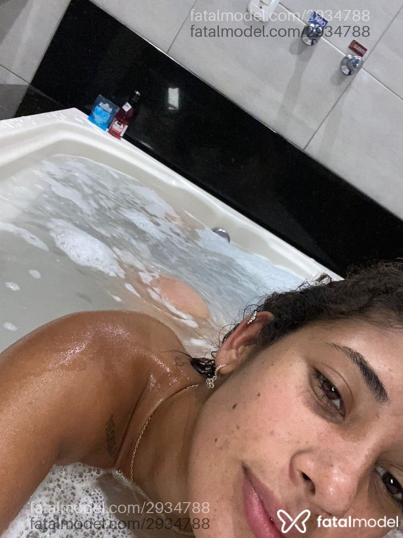 Acompanhante mulher ruiva (o) de olhos mel em Maringá - Perini