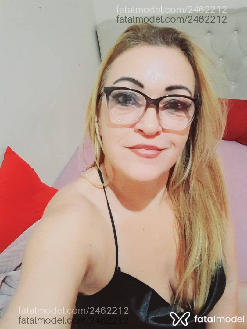 Acompanhante mulher loira (o) de olhos castanhos - Camila