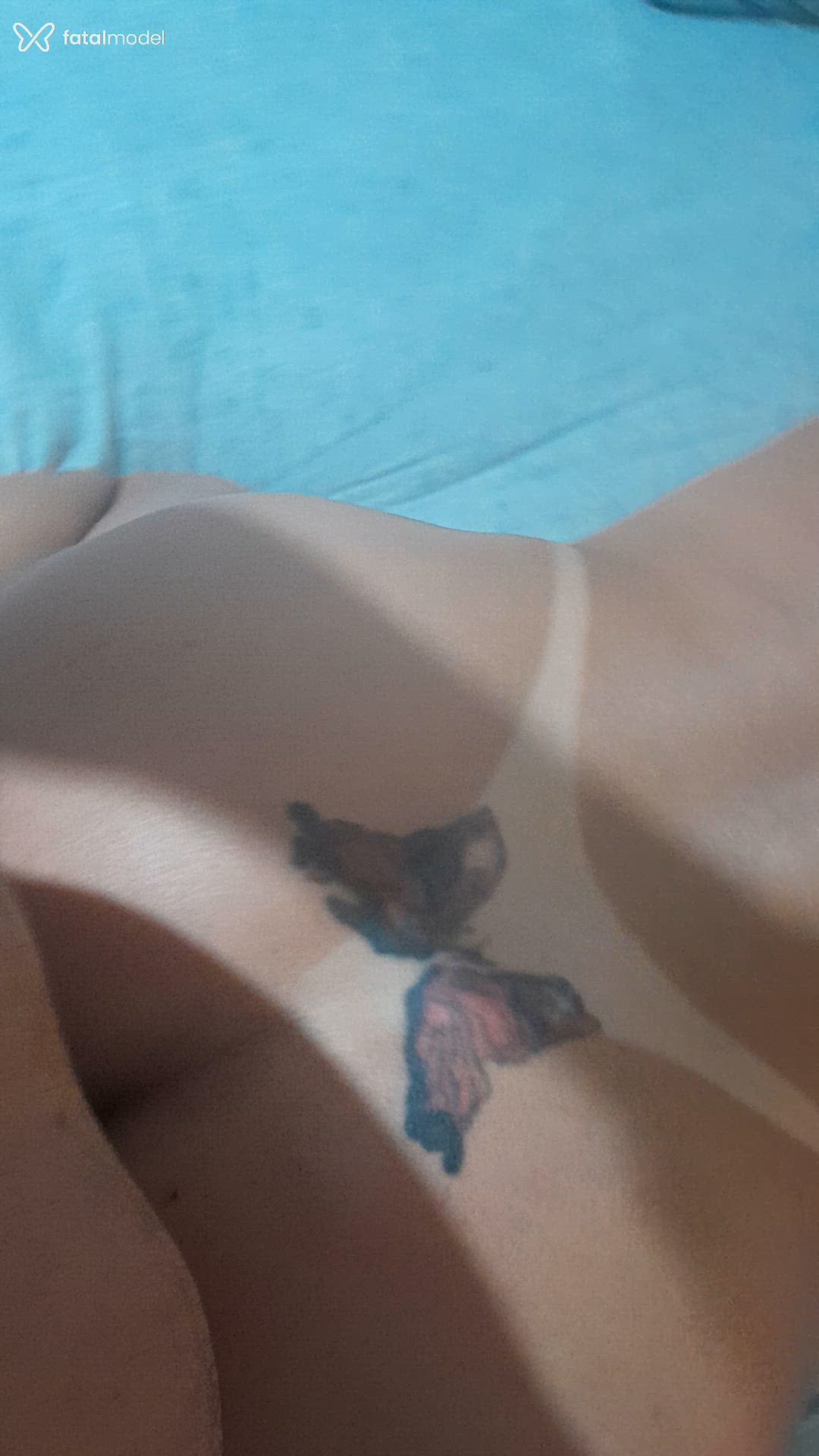 Acompanhante mulher loira (o) de olhos castanhos - Camila