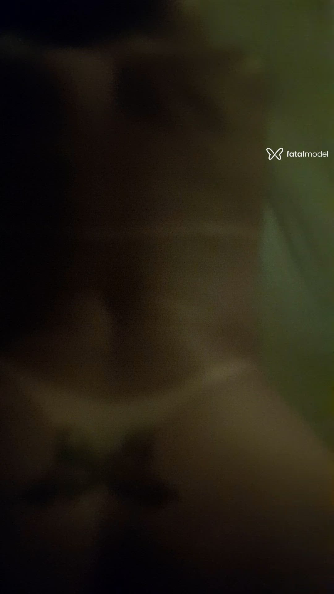 Acompanhante mulher loira (o) de olhos castanhos - Camila