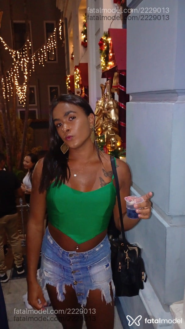 Acompanhante mulher trans morena (o) de olhos pretos em Rio de Janeiro - Victoria