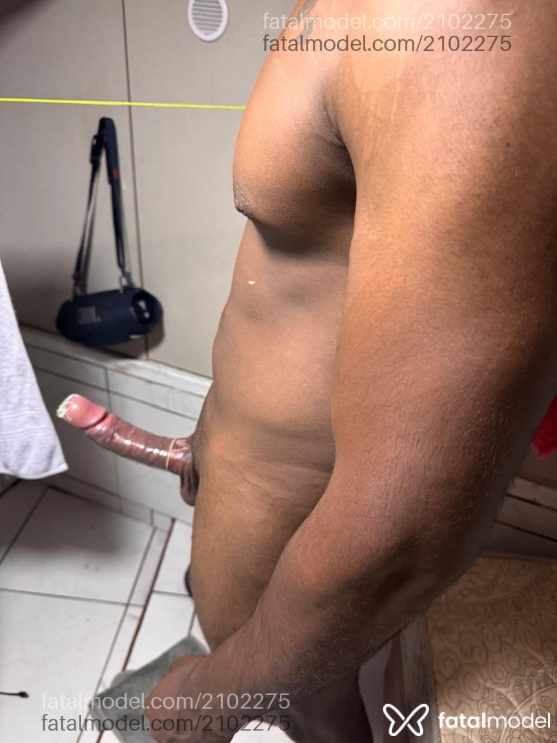 Acompanhante homem morena (o) de olhos castanhos em São José - Patrick