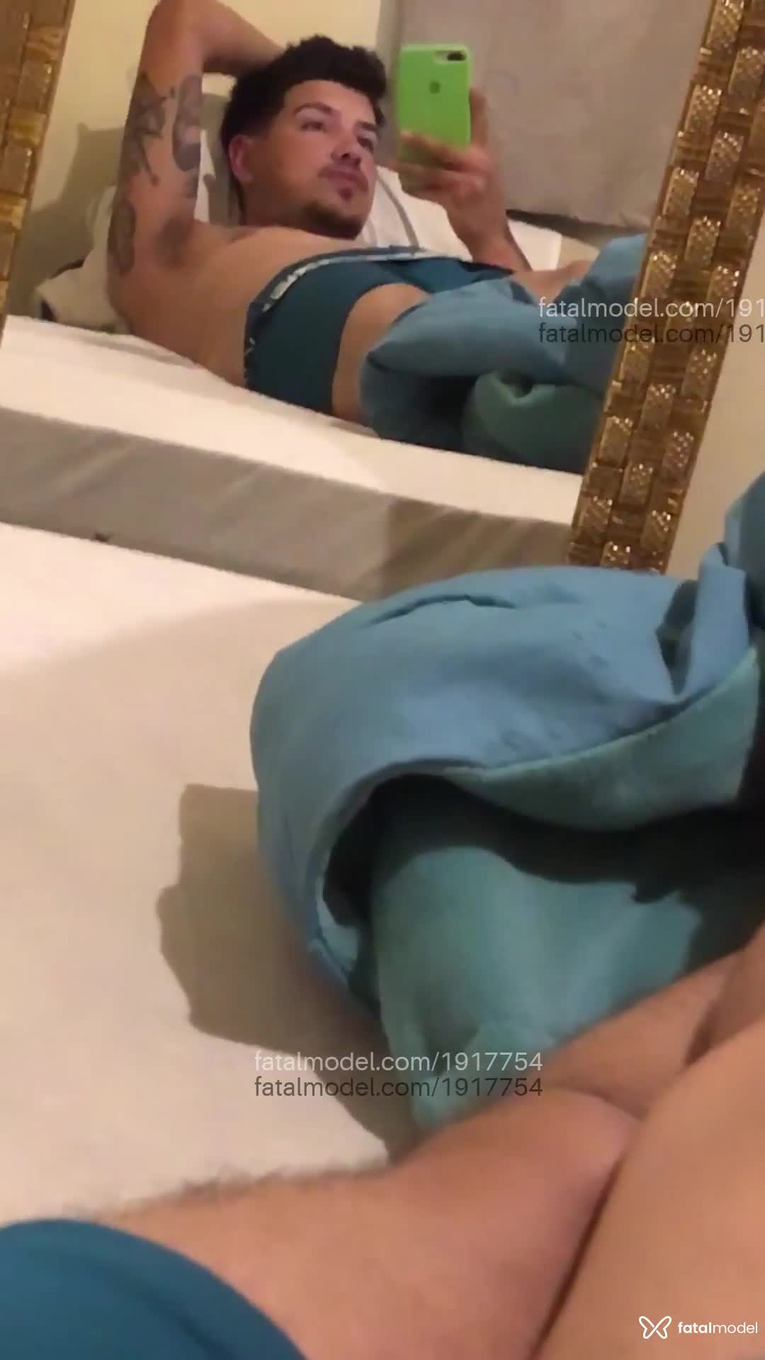 Acompanhante homem morena (o) de olhos castanhos em Curitiba - Vitor z