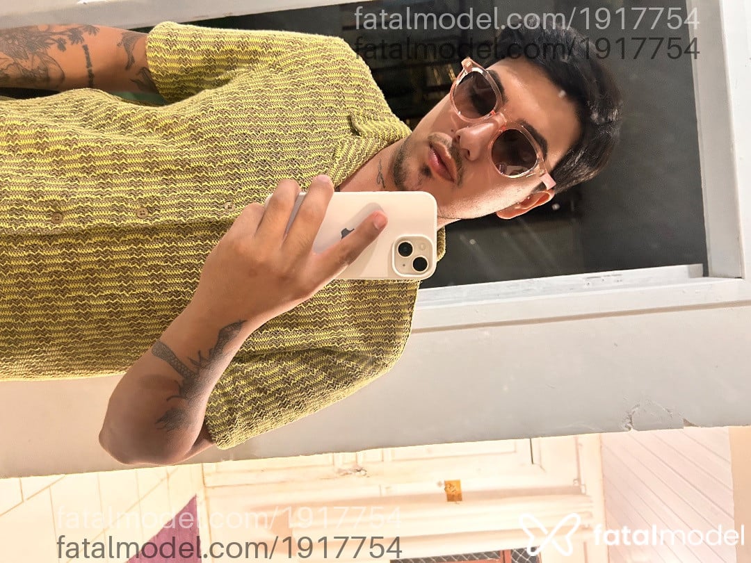 Acompanhante homem morena (o) de olhos castanhos em Curitiba - Vitor z
