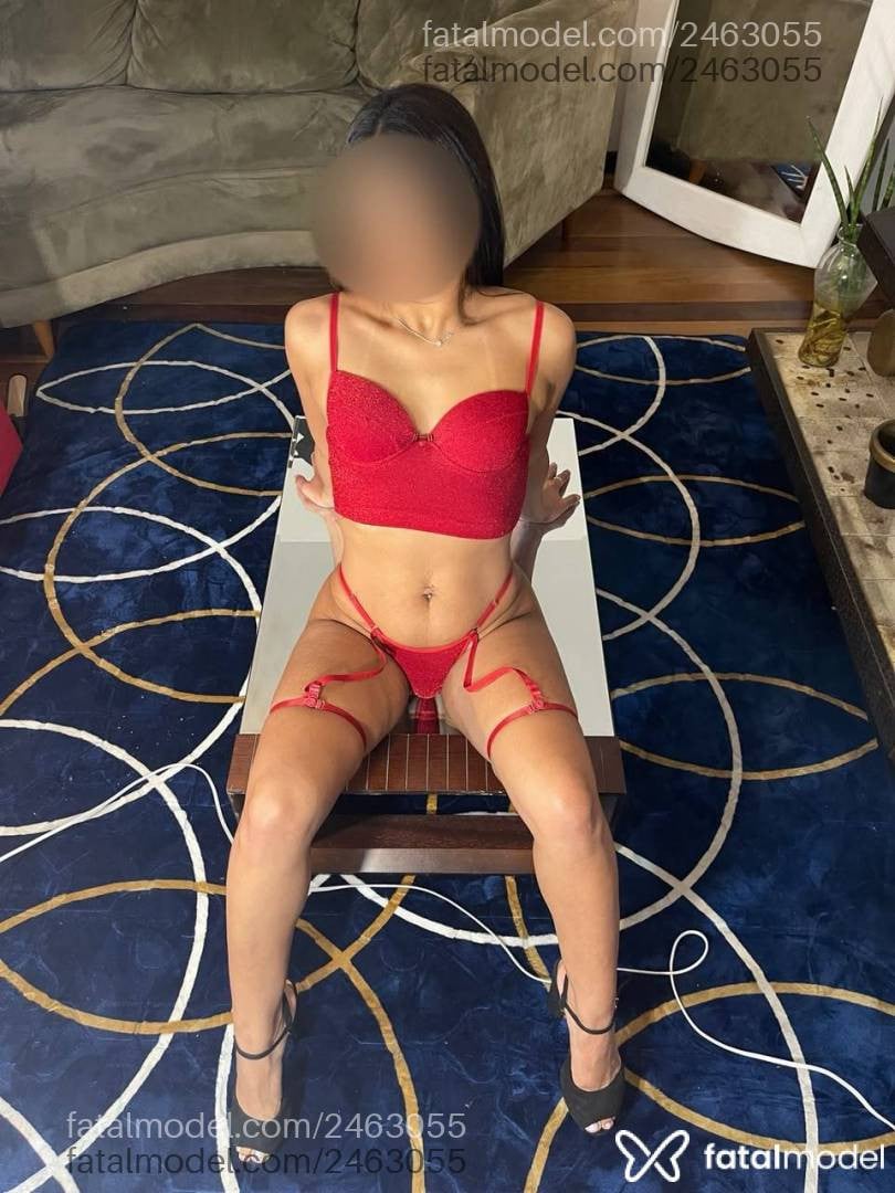 Acompanhante mulher com cabelo castanho de olhos mel - Erika Portella