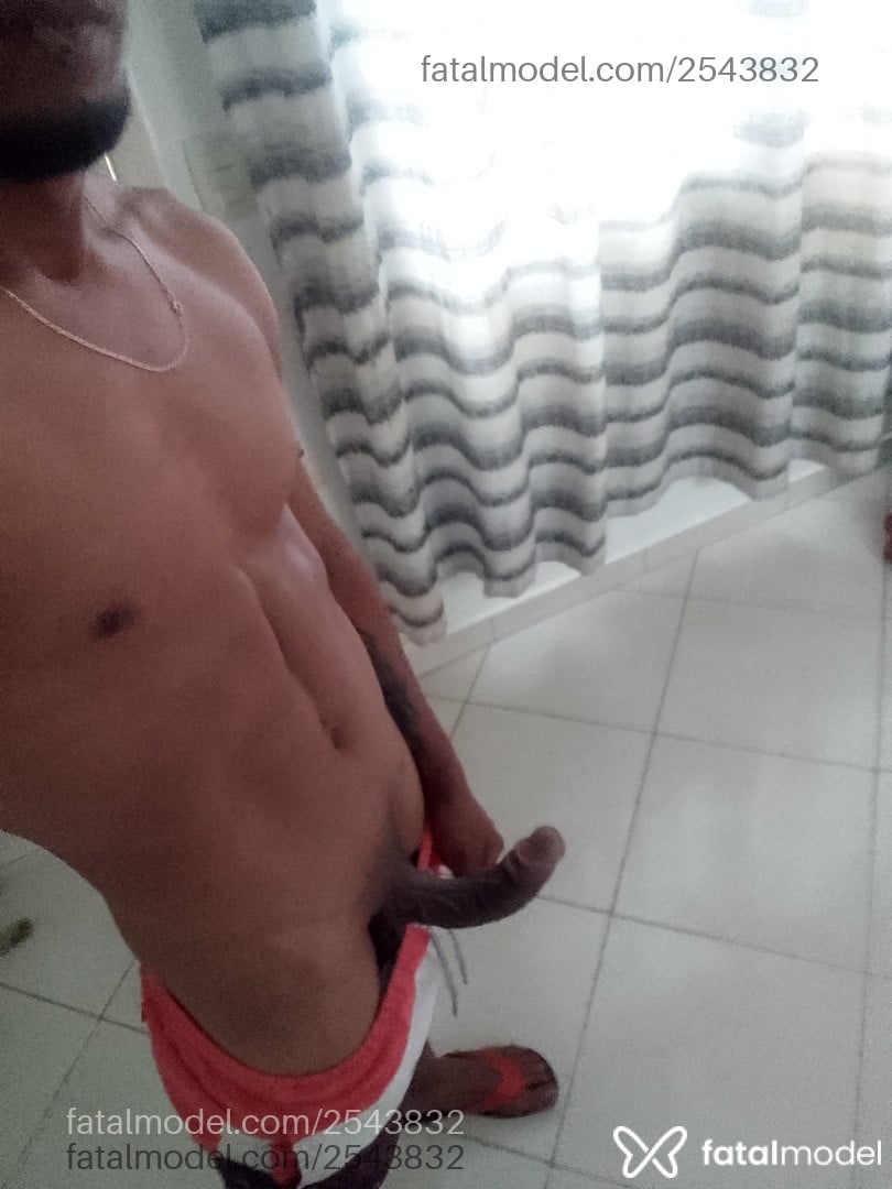 Acompanhante homem morena (o) de olhos castanhos em Ponta Grossa - Paugrandegrosso