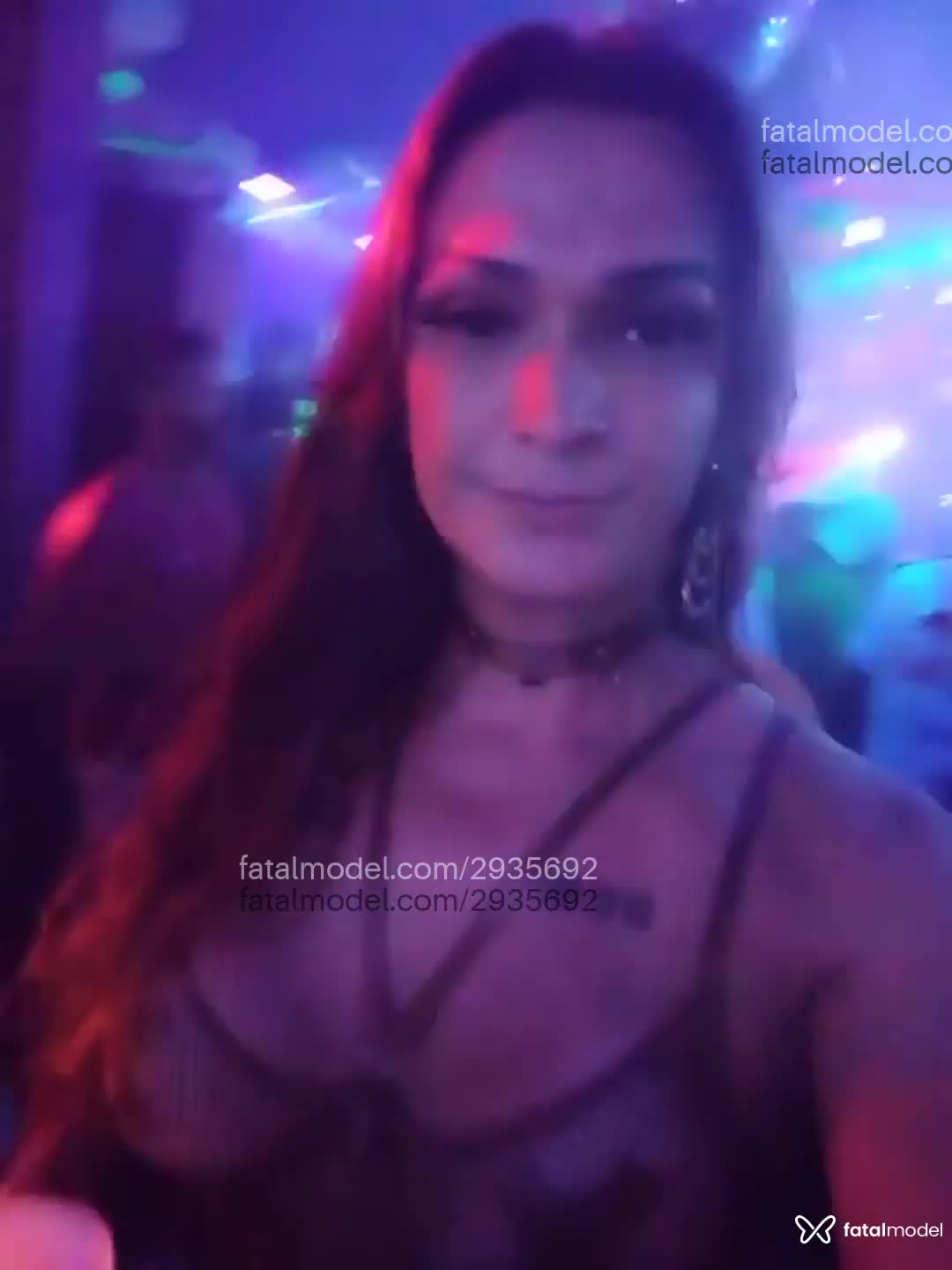 Acompanhante mulher trans com cabelo castanho de olhos azuis em Rondonópolis Acompanhante mulher trans com cabelo castanho de olhos azuis em Rondonópolis - Ravena