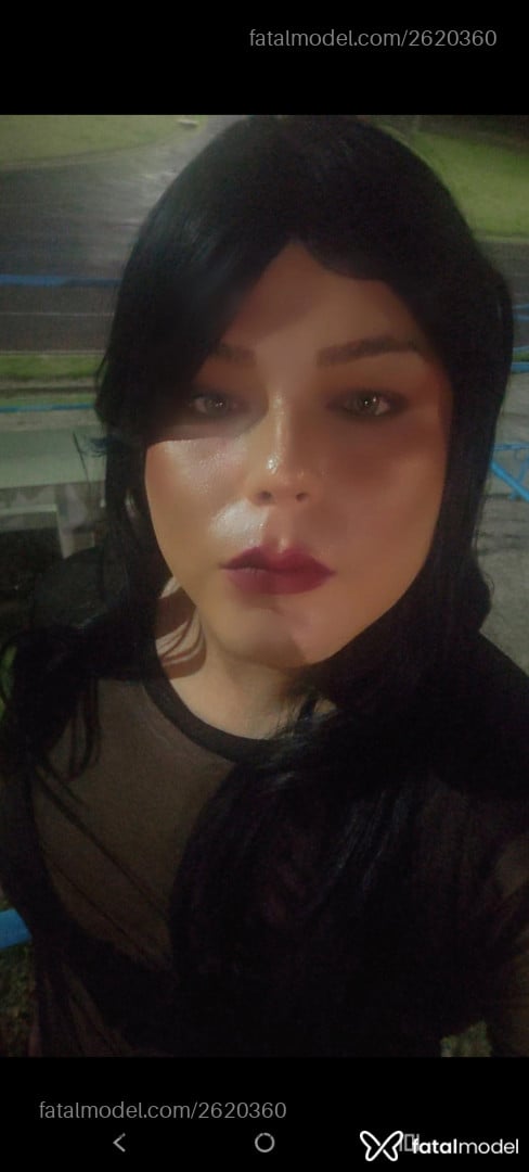 Acompanhante mulher trans com cabelo castanho de olhos verdes em Campo Bom Acompanhante mulher trans com cabelo castanho de olhos verdes em Campo Bom - Emily Martins