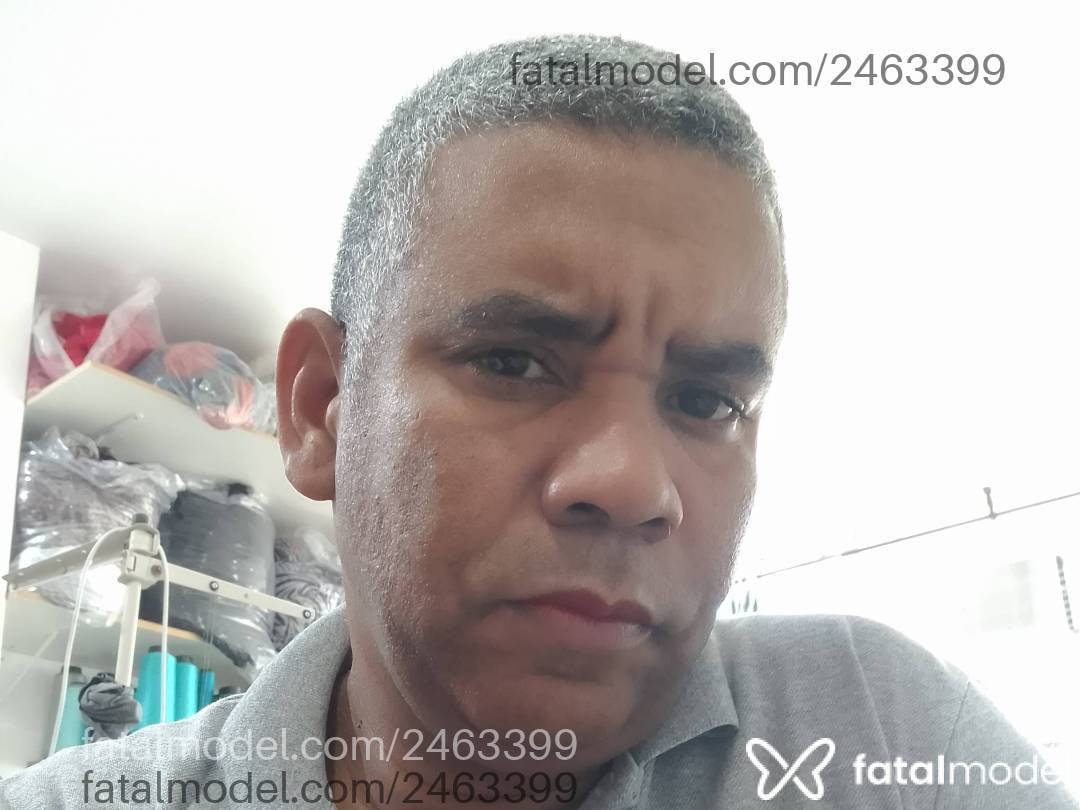 Acompanhante homem com cabelo grisalho de olhos pretos em Rio de Janeiro - Brittes
