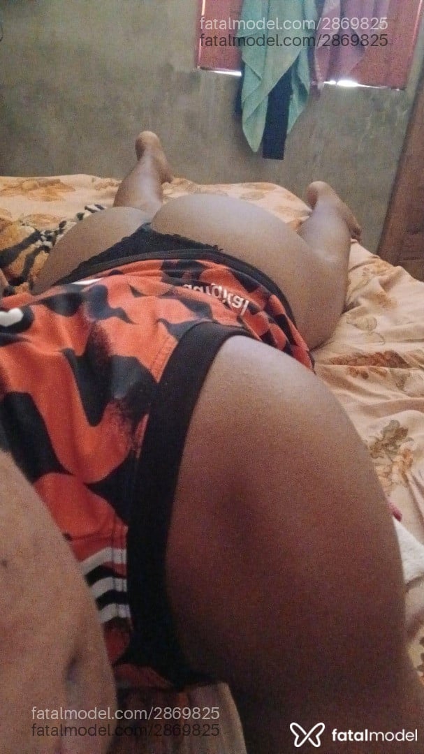 Acompanhante mulher trans morena (o) de olhos pretos em Santarém - Ayllazinha