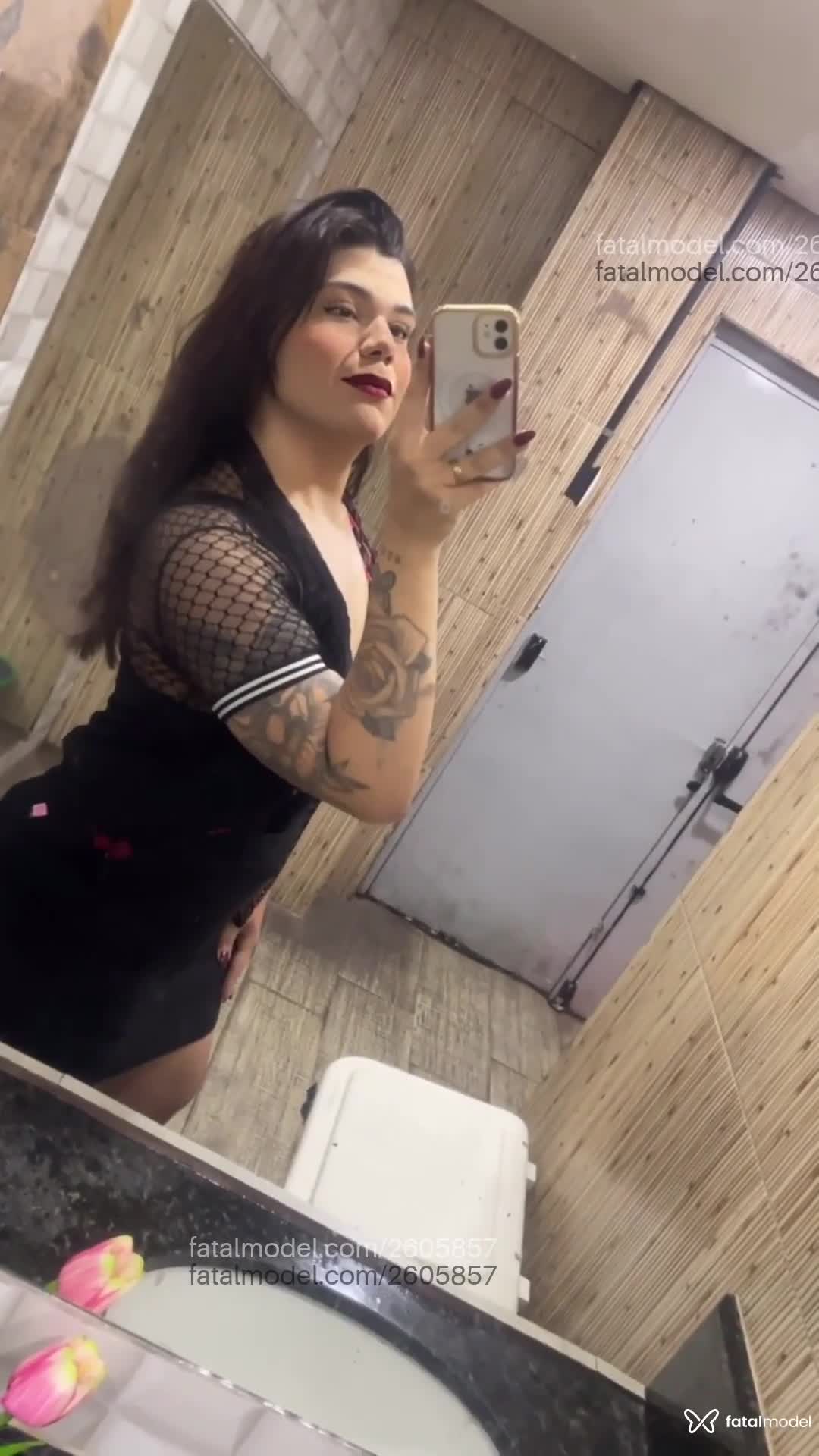 Acompanhante mulher trans ruiva (o) de olhos castanhos em Praia Grande - Mari Viana