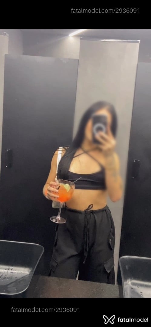 Acompanhante mulher trans morena (o) de olhos castanhos - Julia