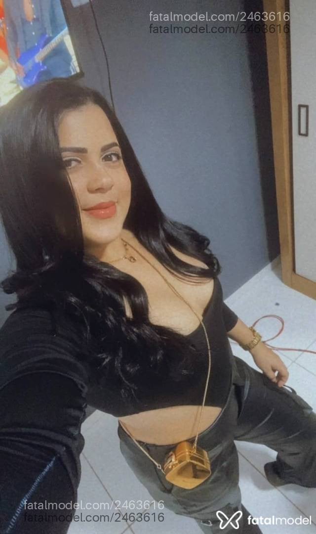 Acompanhante mulher morena (o) de olhos pretos - Larissa