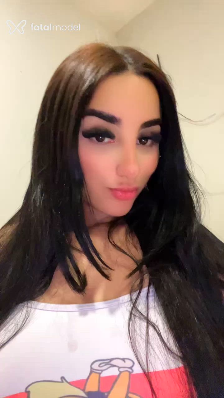 Acompanhante mulher morena (o) de olhos pretos - Fernanda