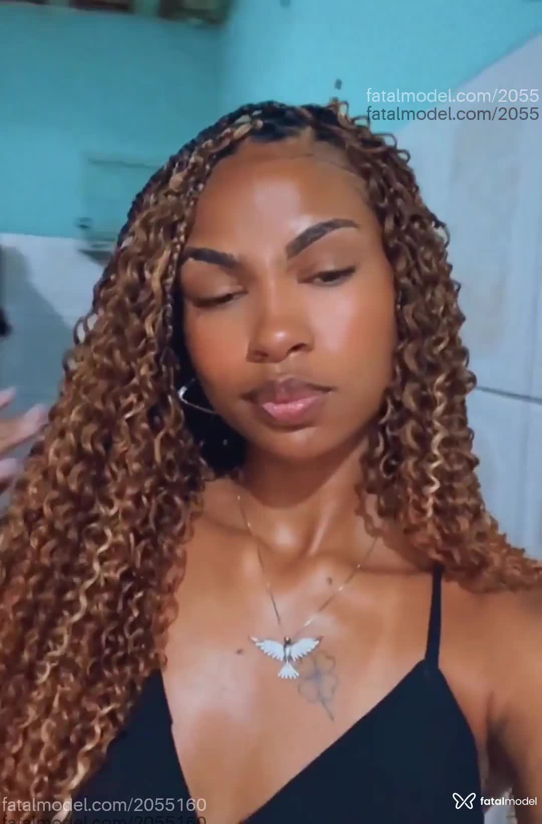 Acompanhante mulher com cabelo castanho de olhos castanhos em Virtual Acompanhante mulher com cabelo castanho de olhos castanhos em Virtual - Hottie