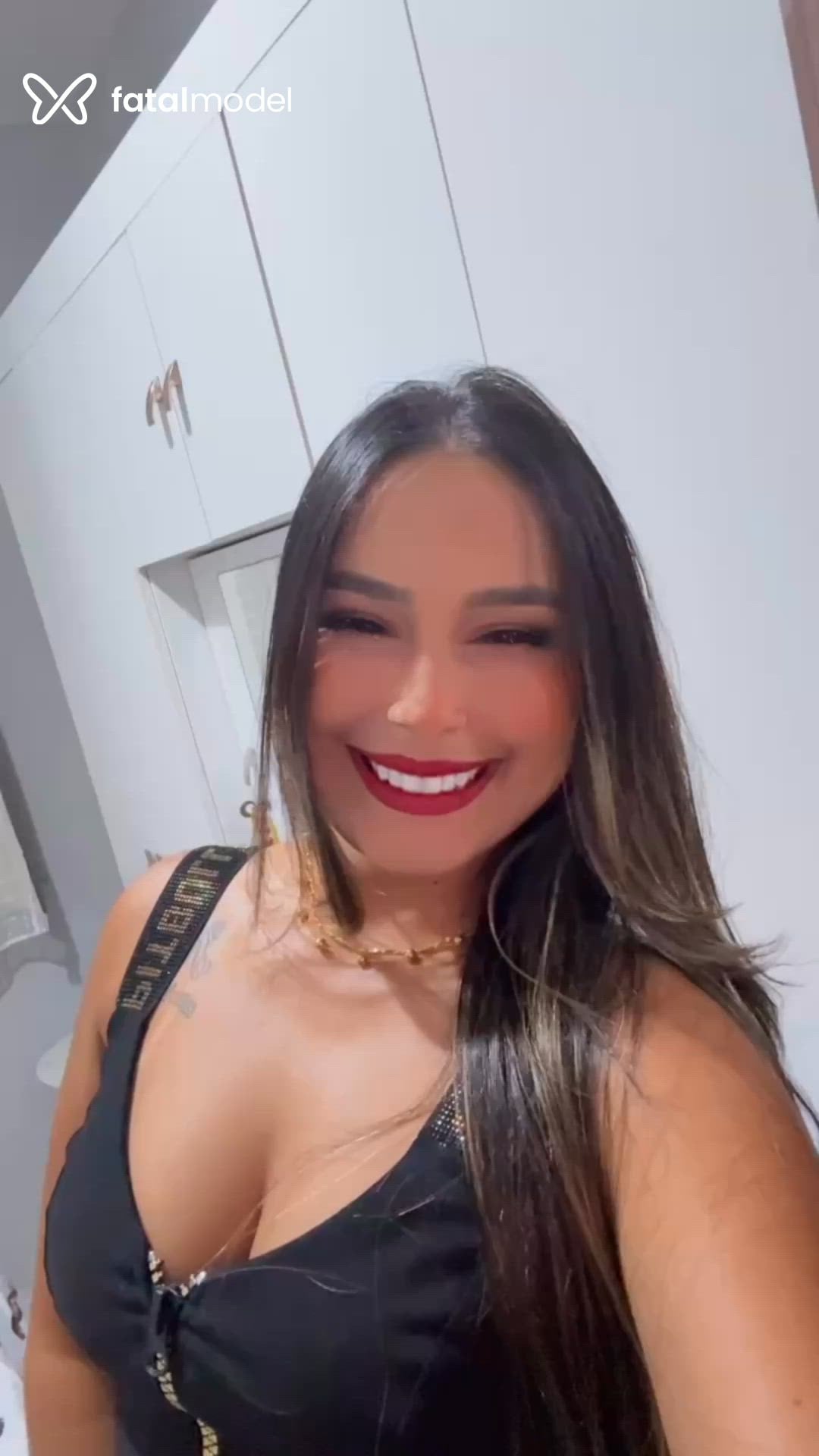 Acompanhante mulher morena (o) de olhos pretos - Letícia Santos Acompanhante mulher morena (o) de olhos pretos - Letícia Santos