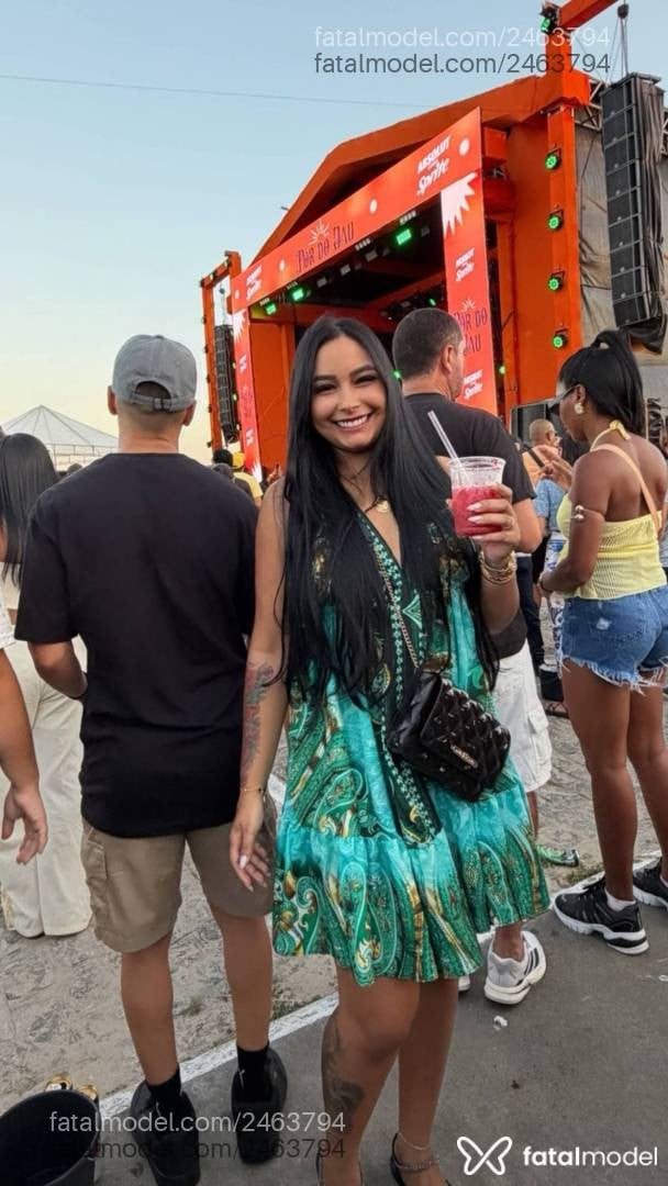 Acompanhante mulher morena (o) de olhos pretos - Letícia Santos