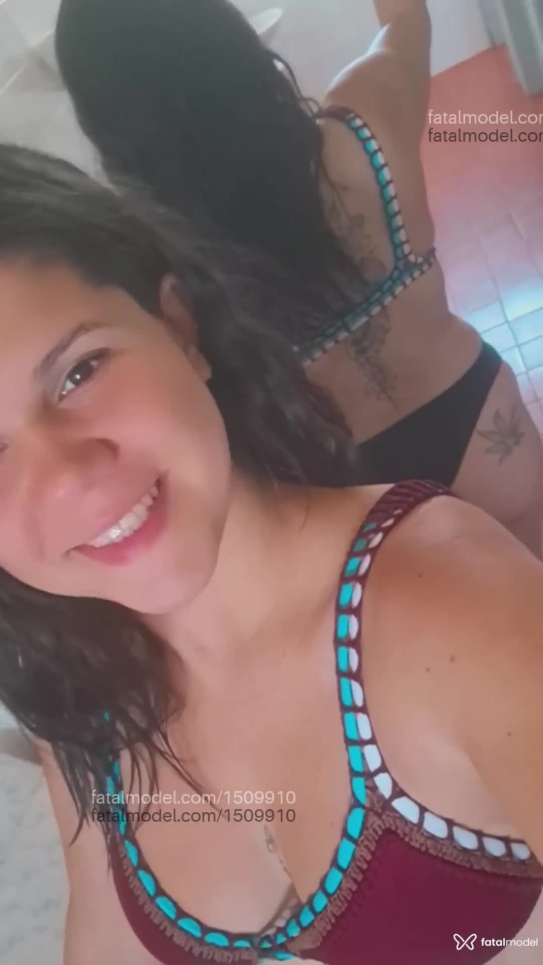 Acompanhante mulher morena (o) de olhos castanhos em Dois Vizinhos Acompanhante mulher morena (o) de olhos castanhos em Dois Vizinhos - Morena