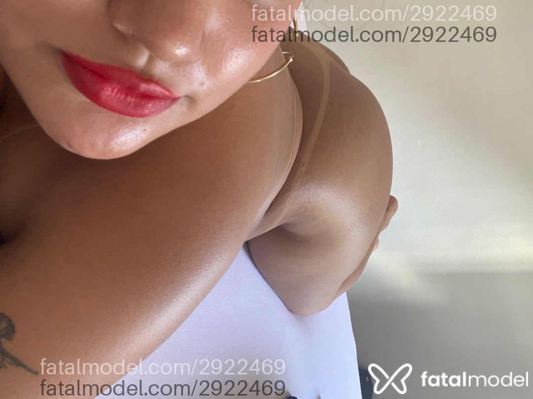 Acompanhante mulher morena (o) de olhos castanhos - Rafaela Acompanhante mulher morena (o) de olhos castanhos - Rafaela