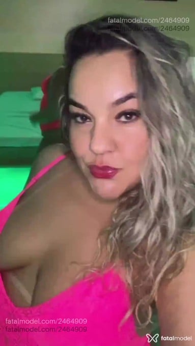 Acompanhante mulher loira (o) de olhos castanhos em Goiânia - Bia