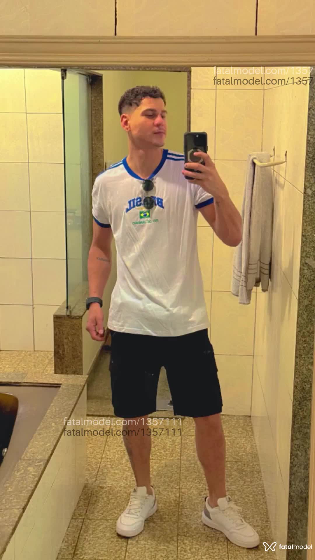 Acompanhante homem com cabelo castanho de olhos castanhos em São José do Rio Preto Acompanhante homem com cabelo castanho de olhos castanhos em São José do Rio Preto - Isaac