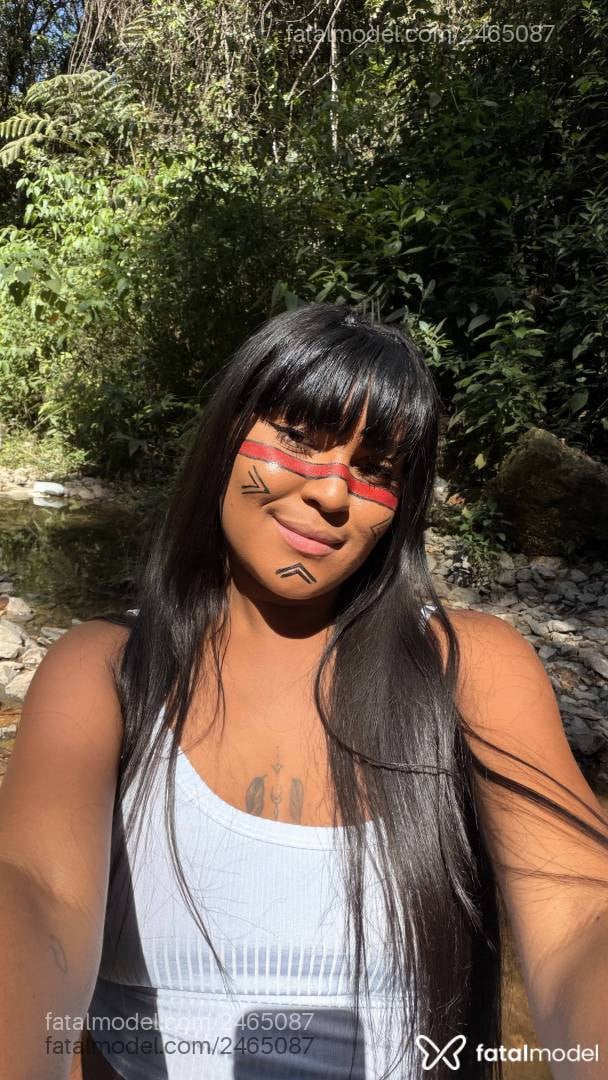 Acompanhante mulher com cabelo castanho de olhos castanhos - Safira Satto