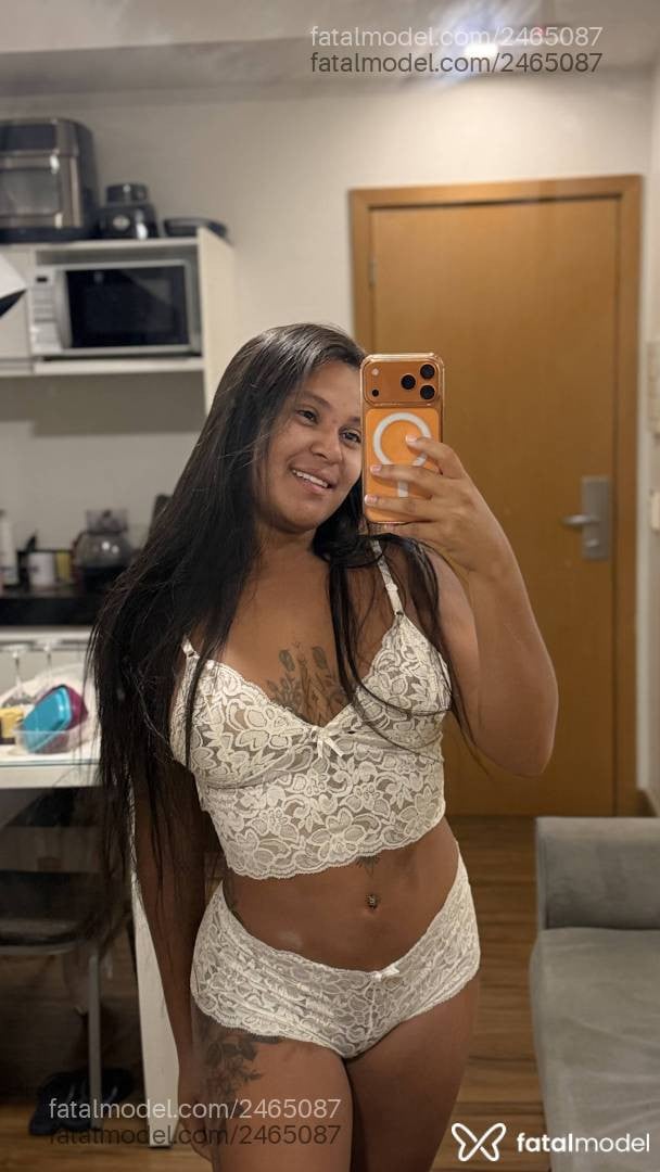 Acompanhante mulher com cabelo castanho de olhos castanhos - Safira Satto