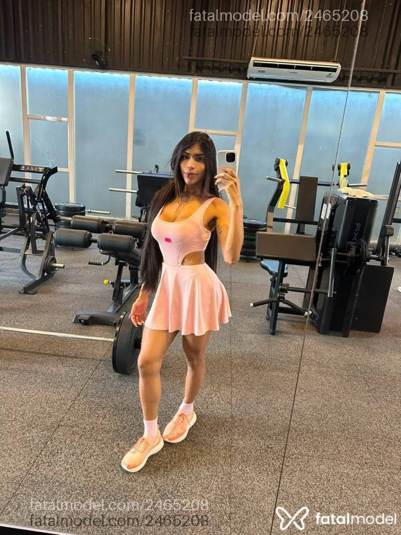 Acompanhante mulher morena (o) de olhos pretos - Sara Kaliffa