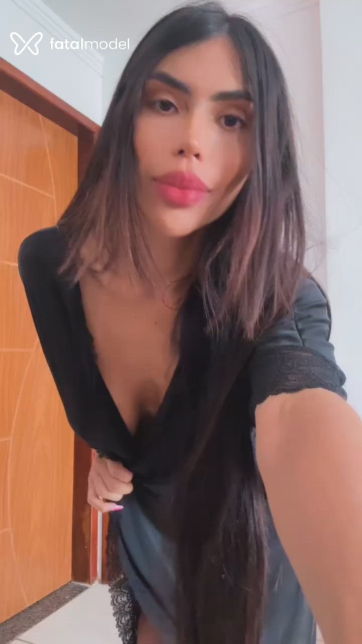 Acompanhante mulher morena (o) de olhos pretos - Sara Kaliffa