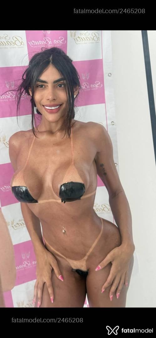 Acompanhante mulher morena (o) de olhos pretos - Sara Kaliffa