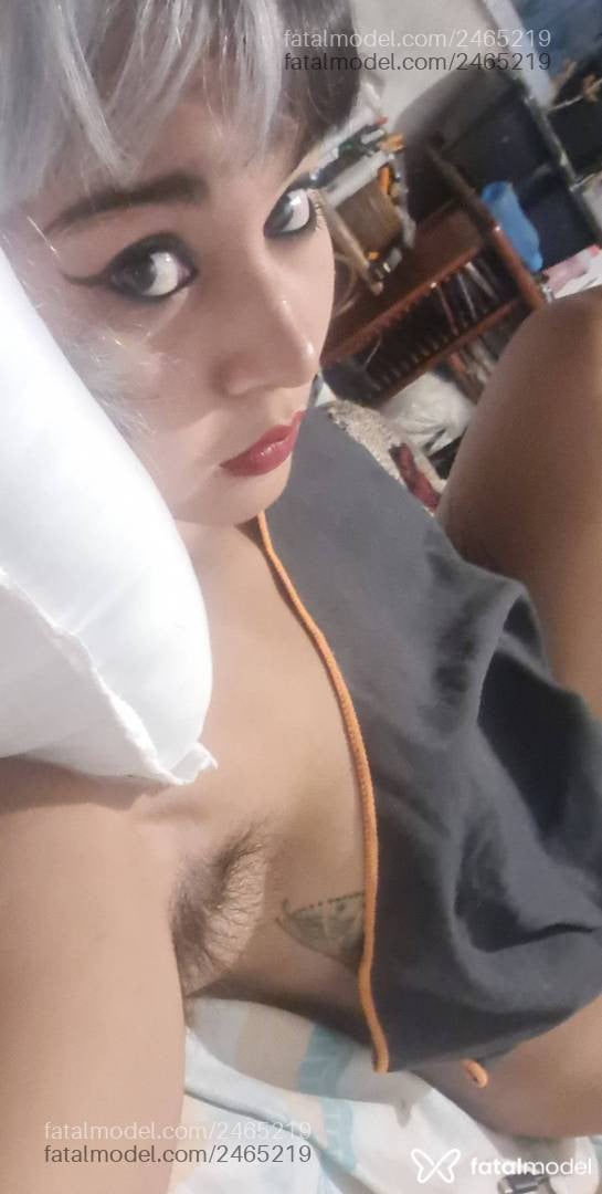 Acompanhante mulher com cabelo colorido de olhos pretos em São Paulo - Gatto