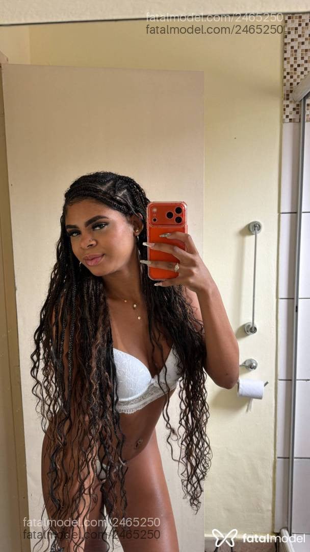 Acompanhante mulher com cabelo castanho de olhos castanhos em Paraty Acompanhante mulher com cabelo castanho de olhos castanhos em Paraty - Priscila Pry