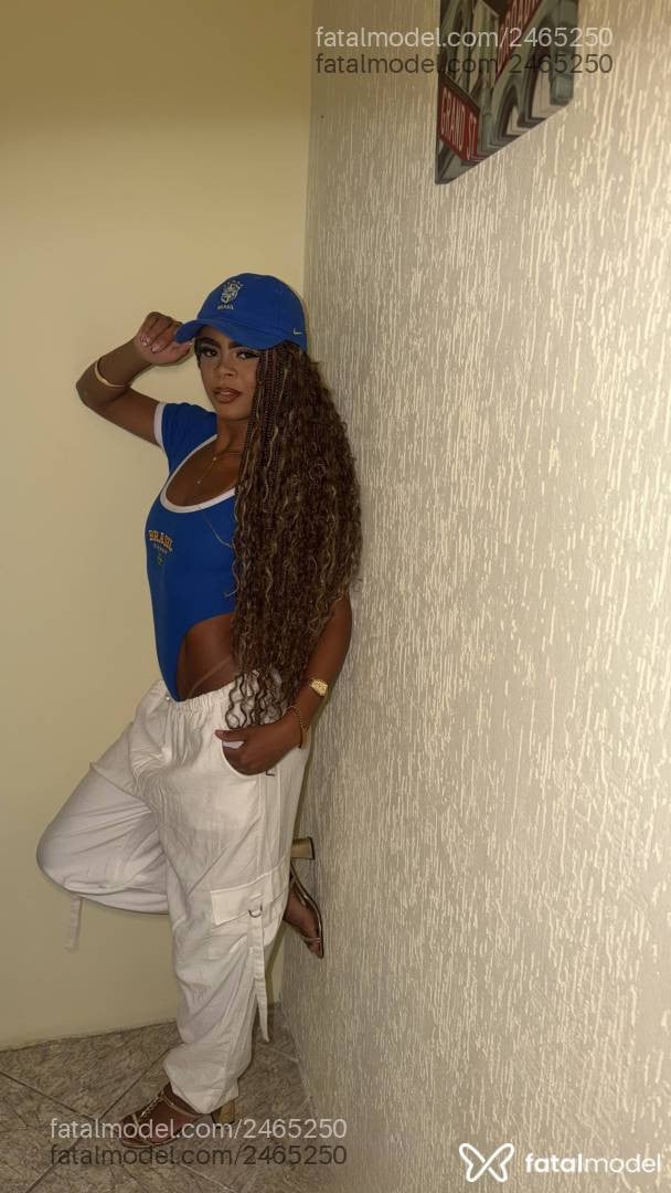 Acompanhante mulher com cabelo castanho de olhos castanhos em Paraty - Priscila Pry
