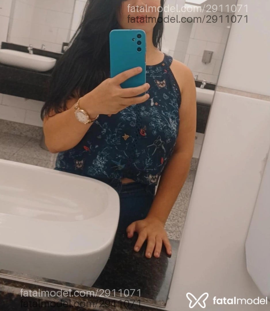 Acompanhante mulher morena (o) de olhos castanhos em Virtual - Anabia