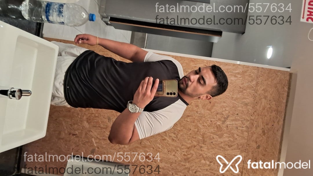 Acompanhante homem com cabelo castanho de olhos castanhos em Joinville Acompanhante homem com cabelo castanho de olhos castanhos em Joinville - HOMEM TRANS