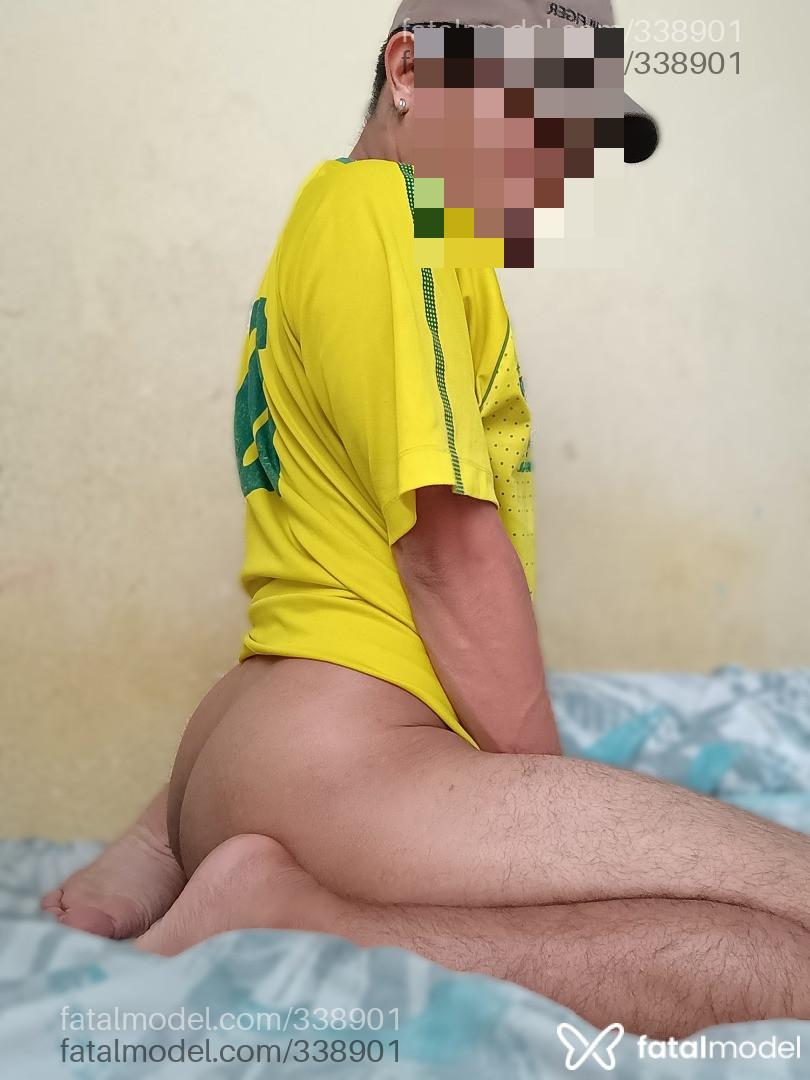 Acompanhante homem com cabelo castanho de olhos castanhos em Manaus Acompanhante homem com cabelo castanho de olhos castanhos em Manaus - Matheus
