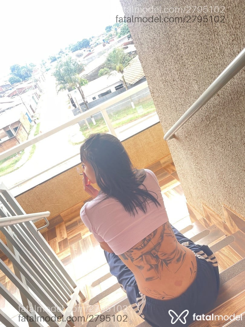 Acompanhante mulher trans com cabelo castanho de olhos castanhos em Brasília - Viviany