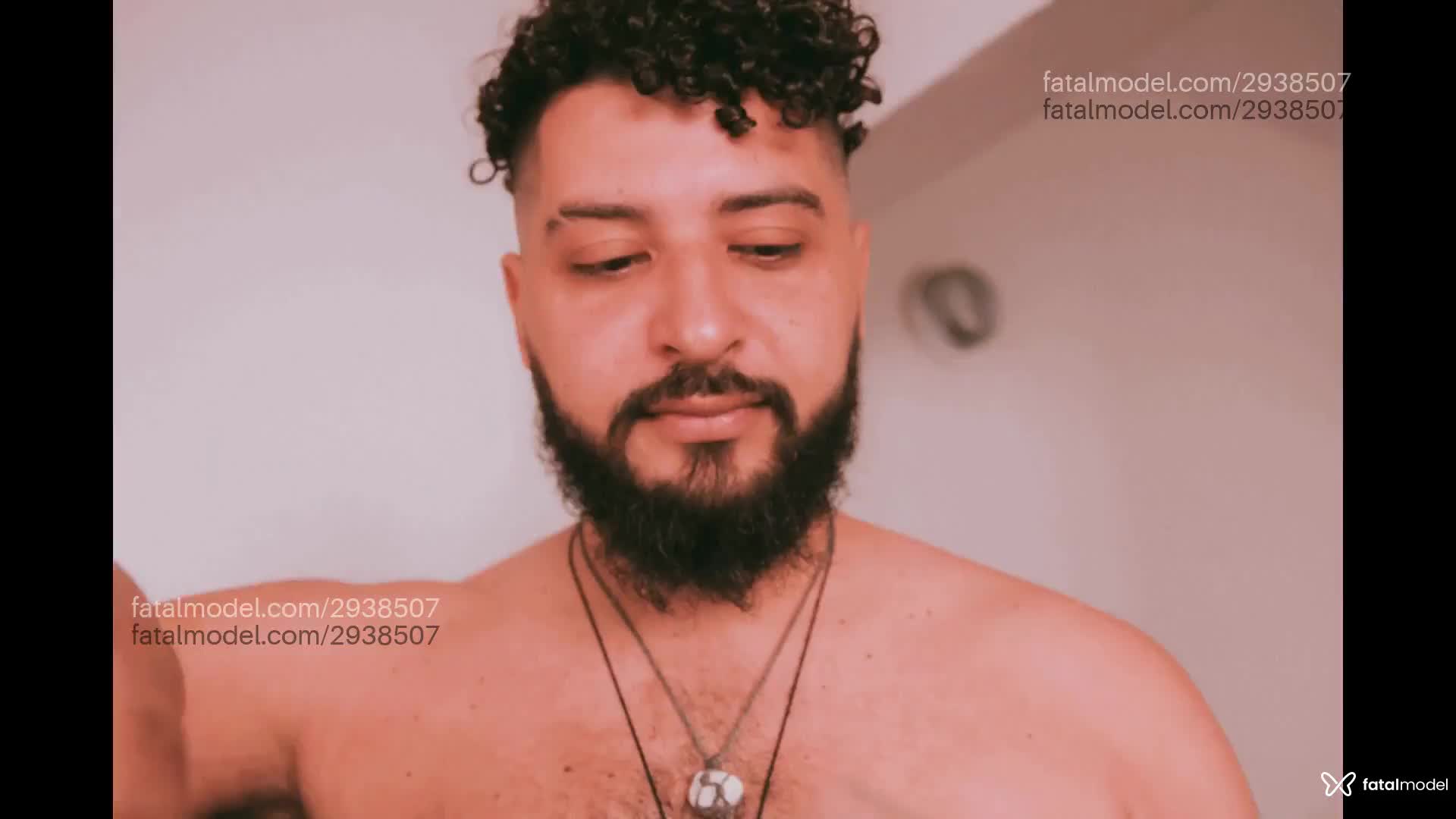 Acompanhante homem morena (o) de olhos castanhos em Virtual Acompanhante homem morena (o) de olhos castanhos em Virtual - Mr Ziko