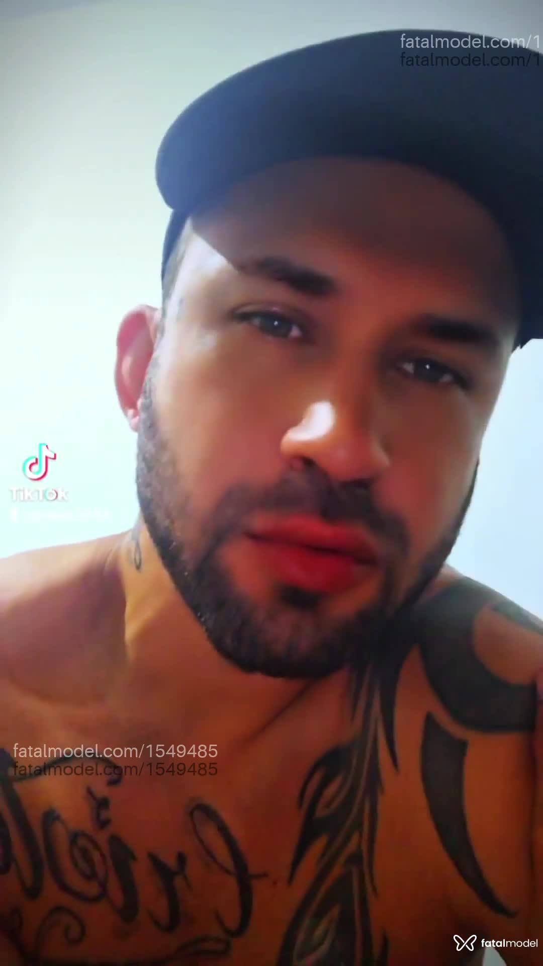 Acompanhante homem com cabelo castanho de olhos castanhos em Balneário Camboriú - César