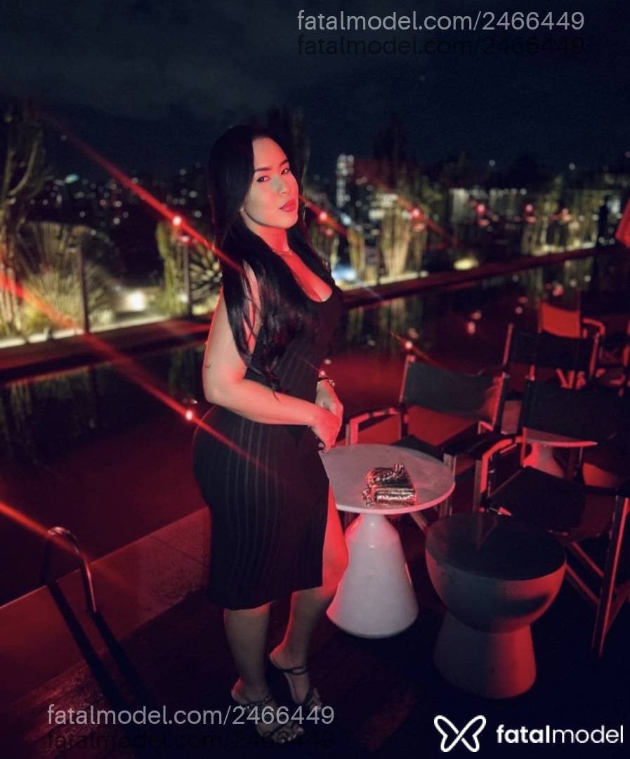 Acompanhante mulher morena (o) de olhos pretos - Nicoli Naomi
