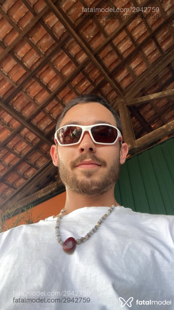 Acompanhante homem com cabelo castanho de olhos castanhos em Virtual Acompanhante homem com cabelo castanho de olhos castanhos em Virtual - Muri